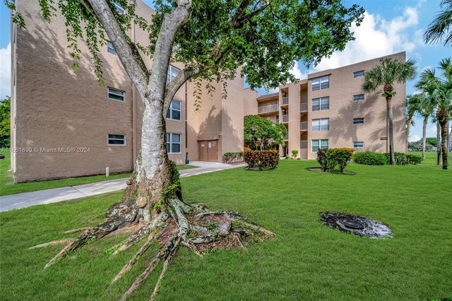 $204,990 | 9410 Tangerine Place, Unit 301 | Pine Island Ridge