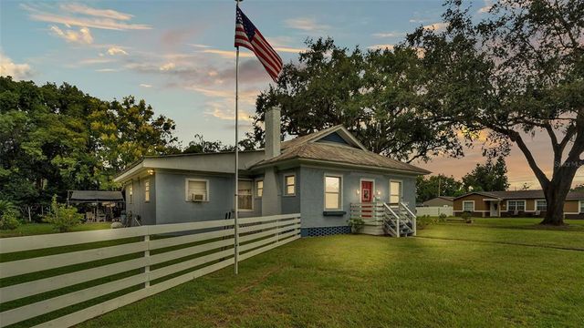 $299,900 | 1705 South Davis Avenue | Bartow