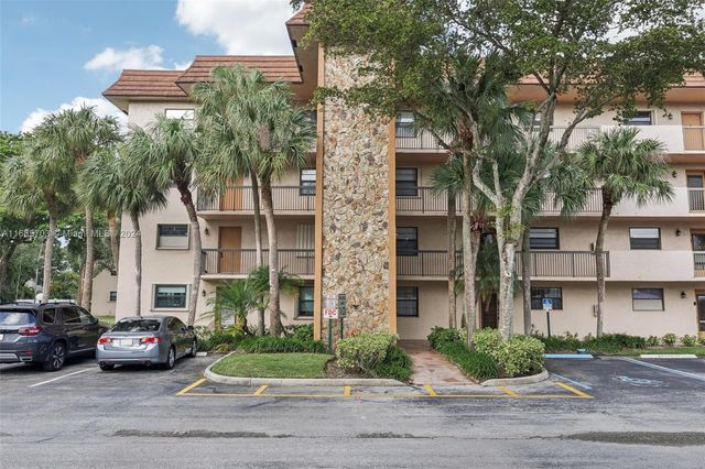 $215,000 | 4960 East Sabal Palm Boulevard, Unit 201 | Tamarac