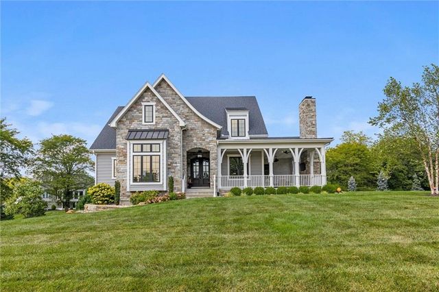 $1,399,000 | 10410 North Hedges Avenue | Kansas City