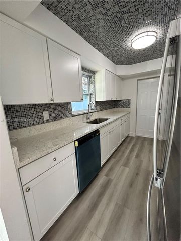 $3,650 | 1632 Northeast 4th Place, Unit 4 | Victoria Park