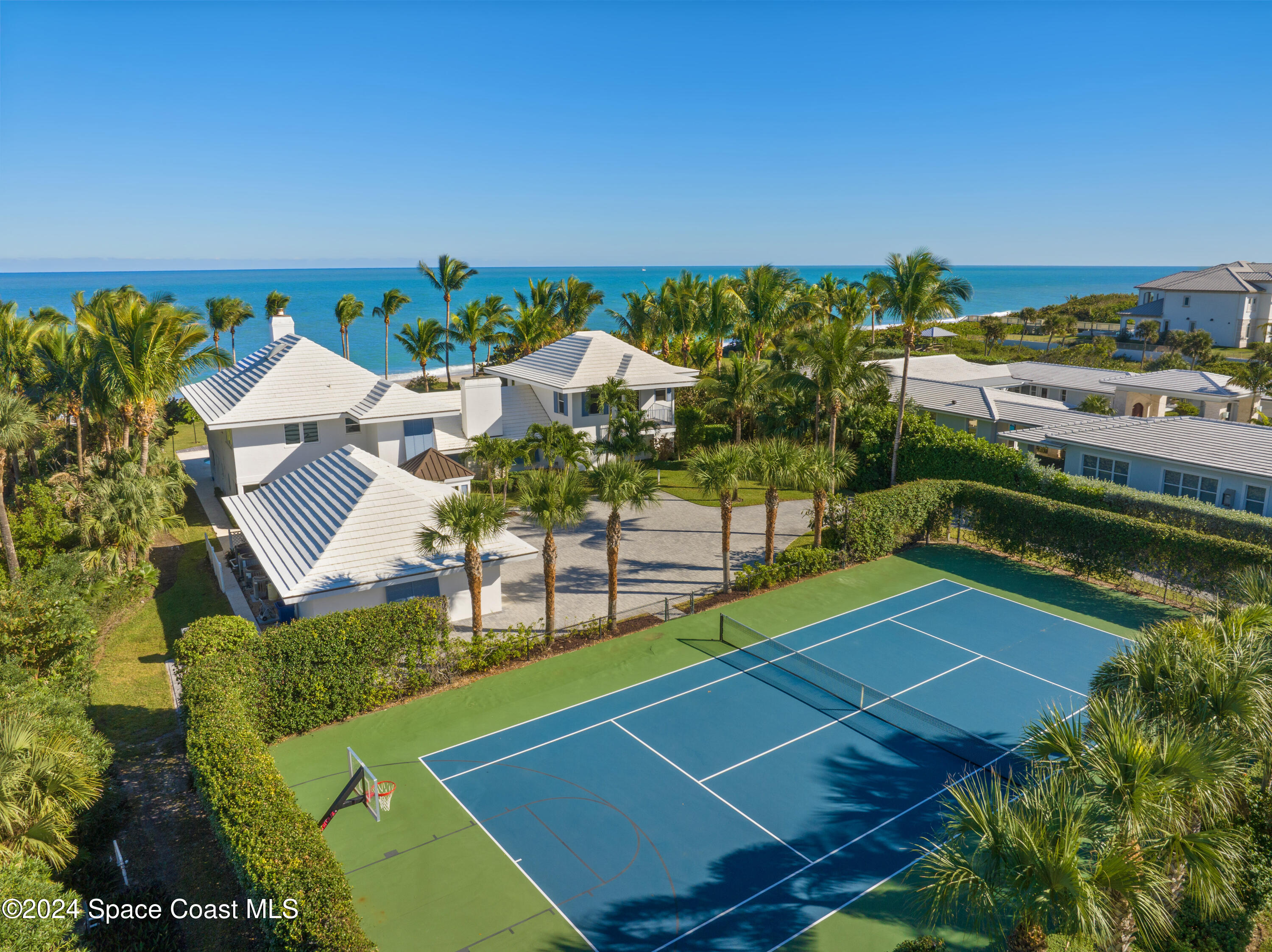 a view of a tennis court