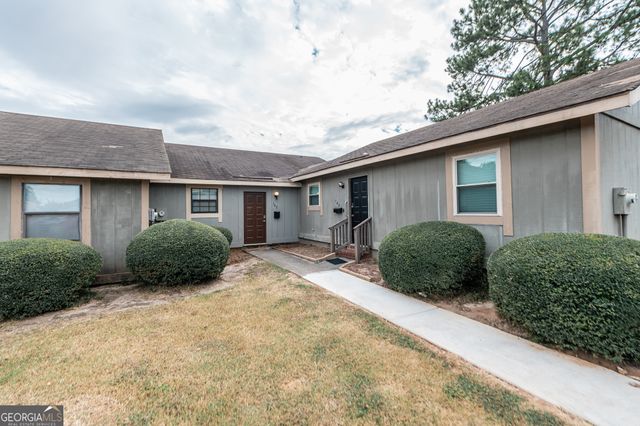 $99,900 | 142 Stonehedge Drive | Warner Robins