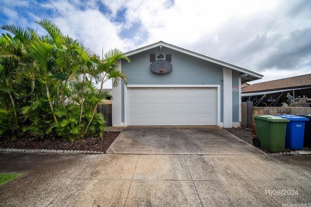 $3,600 | 94-607 Palai Street | Village Park