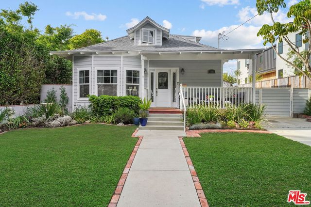 $1,595,000 | 2213 Virginia Avenue | Santa Monica