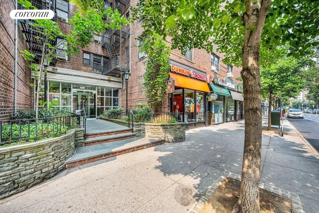 $439,000 | 50-54 East 8th Street, Unit 3L | Greenwich Village