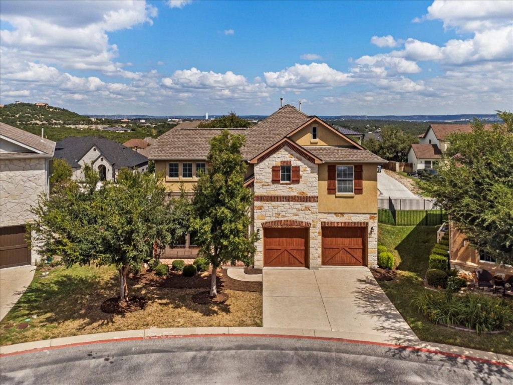 Up on a hill with beautiful cul-de-sac. overview hill country view.