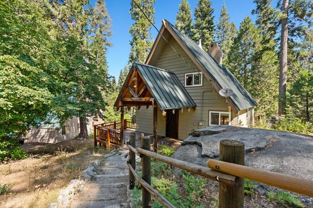 $695,000 | 42011 Black Oak Way | Shaver Lake