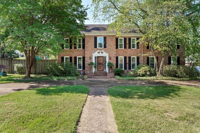 $630,000 | 5961 Lake Tide Cove | East Memphis