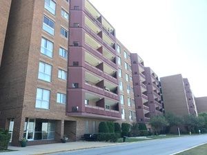 $120,000 | 100 Park Avenue, Unit 611 | Calumet City