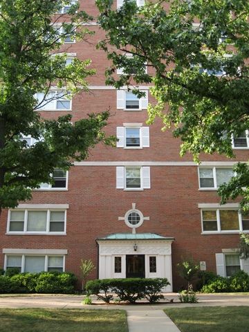 $1,800 | 1101 Grove Street, Unit 6C | Evanston