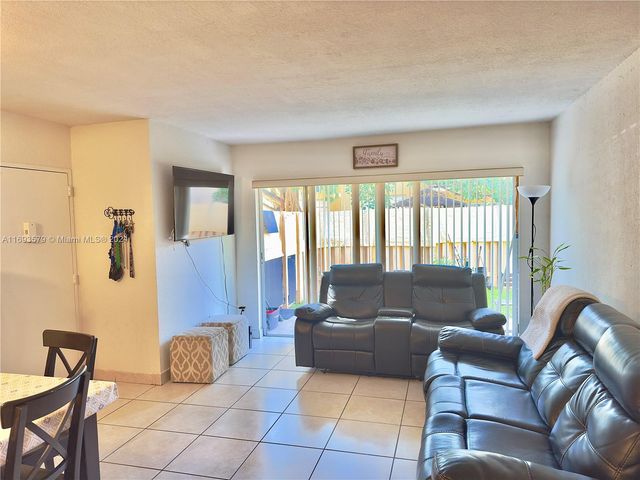 $2,300 | 4150 Northwest 79th Avenue, Unit 1F | Doral