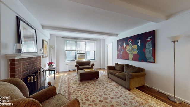 $649,000 | 210 East 73rd Street, Unit 3E | Lenox Hill