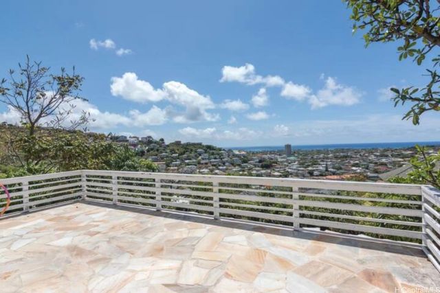 $1,300,000 | 3767 Pukalani Place | Wilhelmina Rise