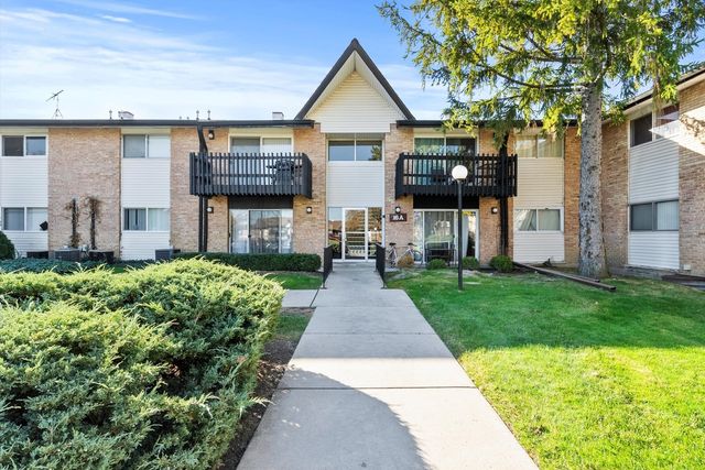 $165,000 | 16 Kingery Quarter, Unit 201 | Downers Grove Township - DuPage County