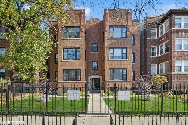 $525,000 | 4407 North Beacon Street, Unit 1S | Sheridan Park