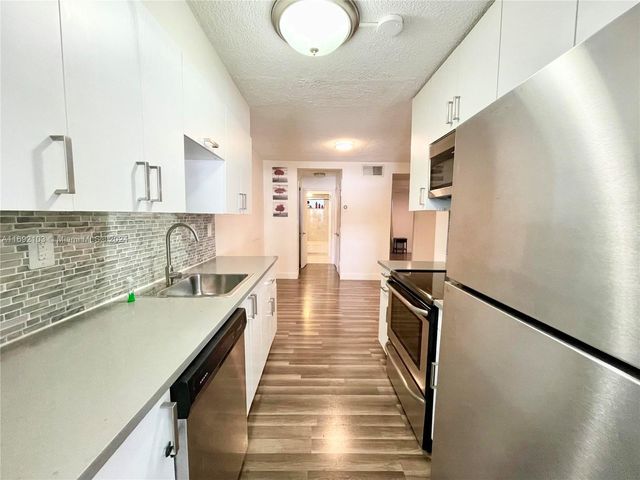 $269,000 | 1620 West Avenue, Unit 202 | West Avenue