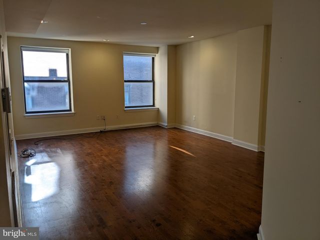 $2,300 | 707 Chestnut Street, Unit 5R | Old City