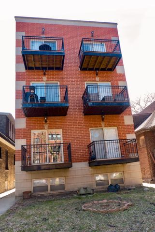 $2,800 | 1715 West Albion Avenue, Unit 1N | East Rogers Park