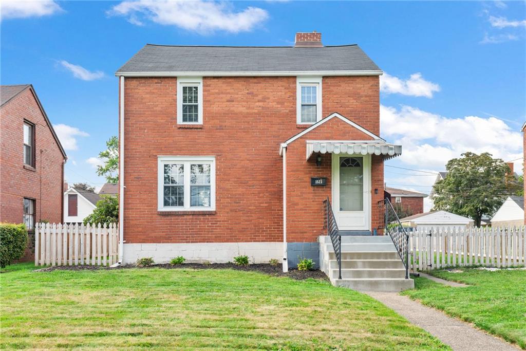 Welcome to 1523 Pacific Ave!  Brick, cute and ready for you to move in.