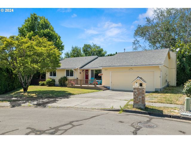 $475,000 | 1217 Southeast 24th Circle | Sandee Palisades