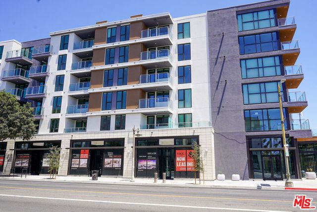 $2,813 | 200 North Vermont Avenue, Unit 380 | Mid-Wilshire