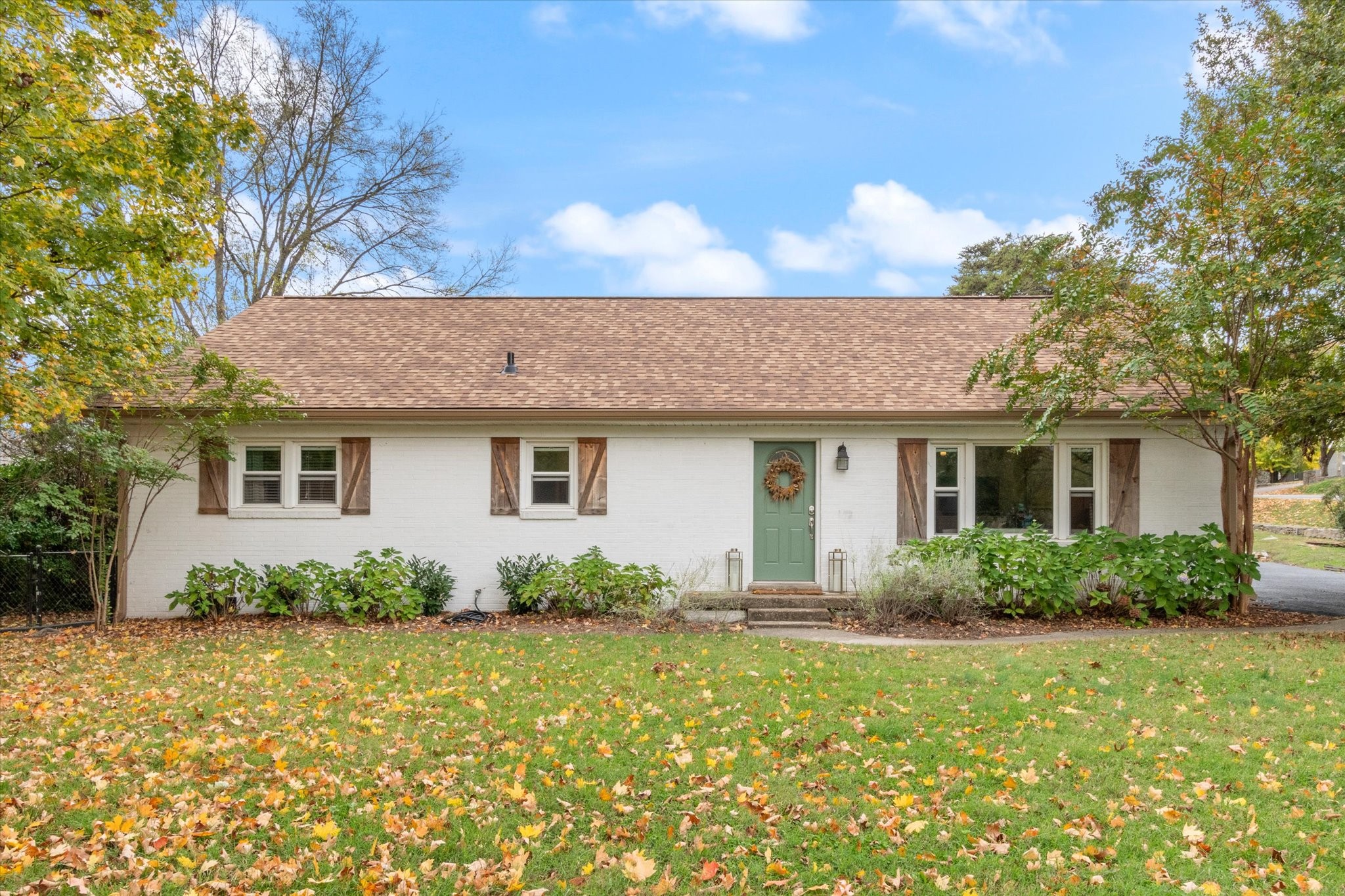 a front view of house with yard