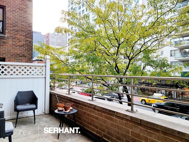 $3,100 | 301 East 63rd Street, Unit 2H | Lenox Hill