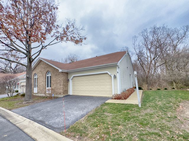 $300,000 | 5 White Oak Lane | Elgin