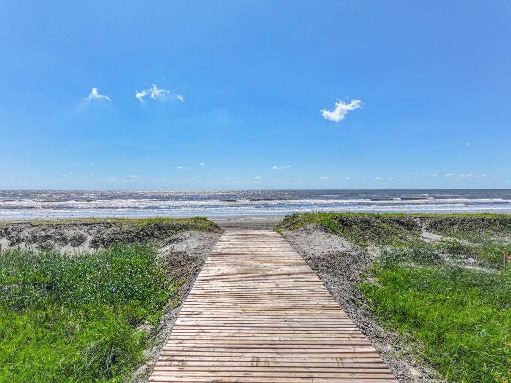 a view of a pathway both side of river