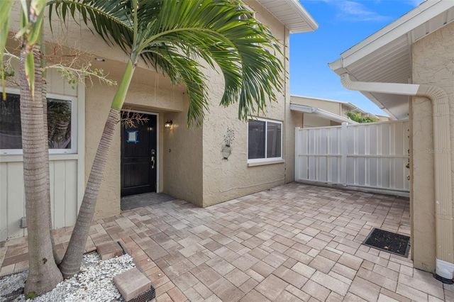 $399,900 | 6747 Cape Hatteras Way Northeast, Unit 3 | St. Petersburg