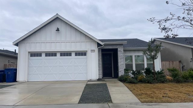 $2,350 | 2365 West Mallard Way | Hanford