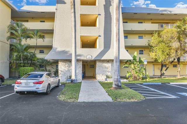 $275,000 | 7410 Southwest 82nd Street, Unit K202 | Glenvar Heights