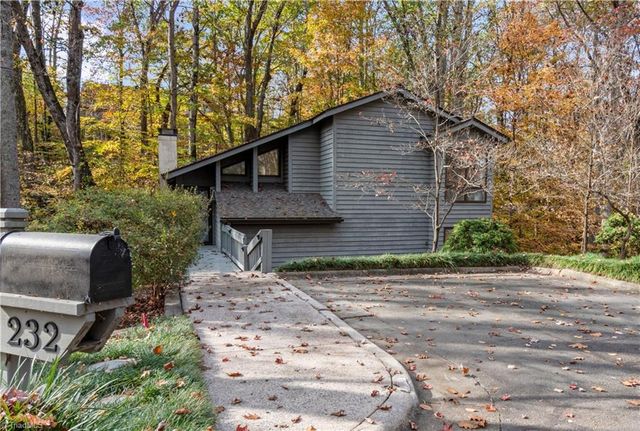 $339,500 | 232 Forest Brook Drive | Ridgemere