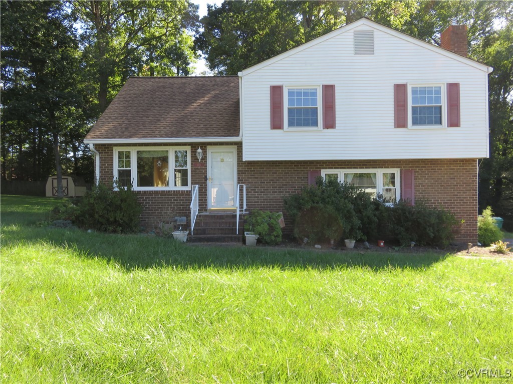 a house that has a lot of plants in it