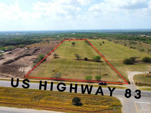 $400,000 | 0 Expressway 83 La