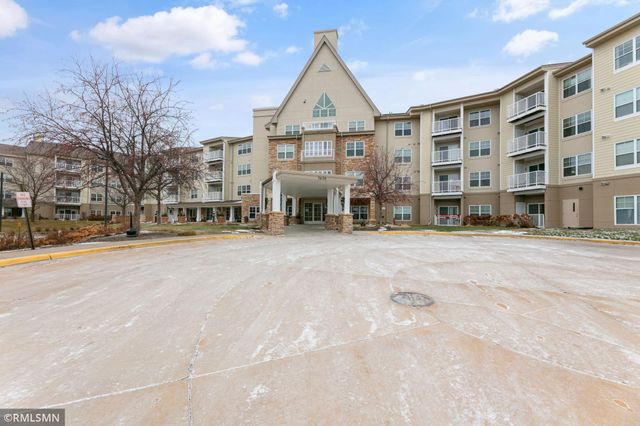 $157,000 | 5650 Boone Avenue North, Unit 321 | Beglin Park