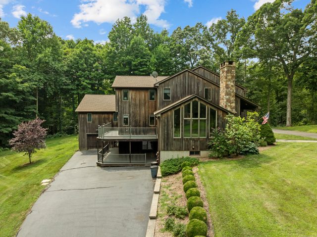 $1,200,000 | 24 Whiting Farm Road | Pine Orchard