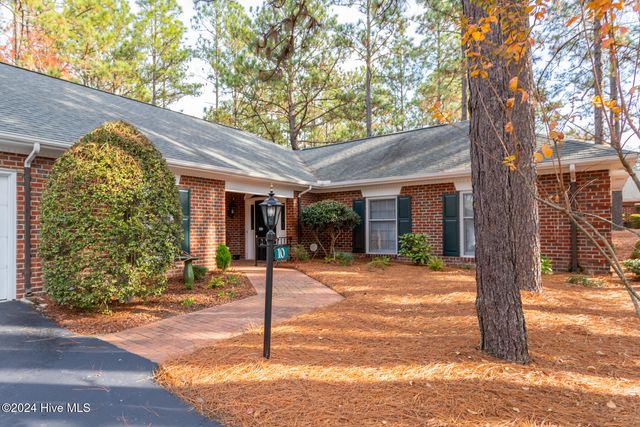 $550,000 | 10 Ravenel Court | Southern Pines