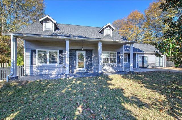 $285,000 | 911 South Lassetter Circle | Villa Rica