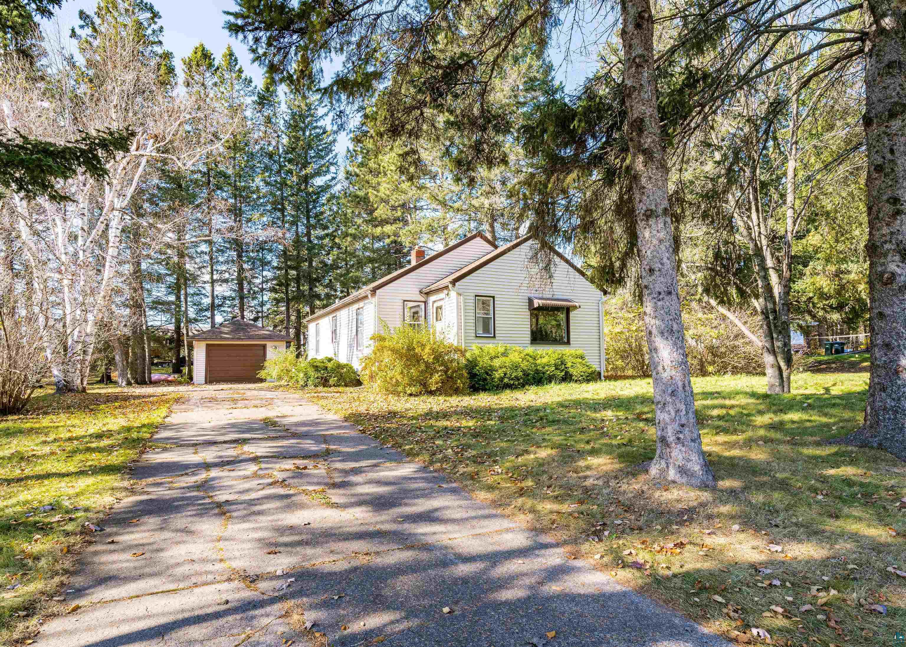 Exterior with front yard