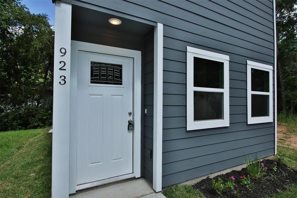 a view of front door and porch