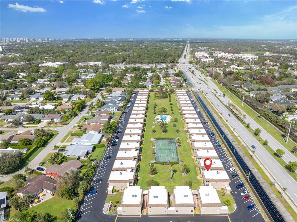 Birds eye view of property