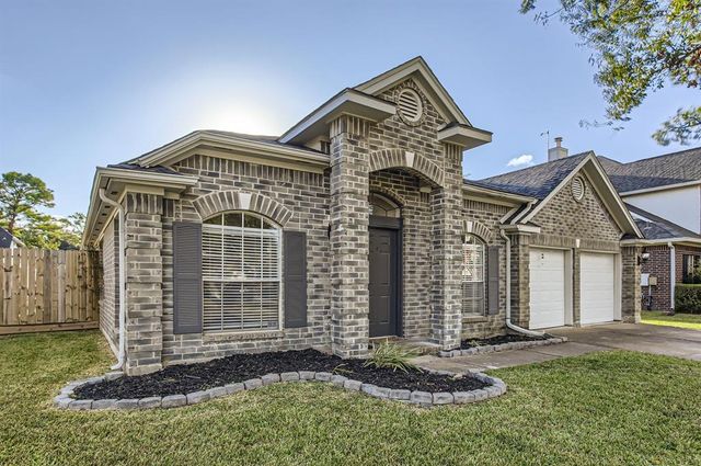 $339,900 | 1206 Woodchase Drive | Pearland