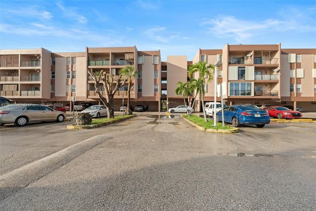 $2,400 | 1900 West 68th Street, Unit F204 | Hialeah