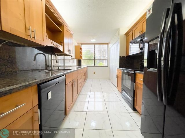 $269,999 | 900 Northeast 195th Street, Unit 312 | Ives Estates