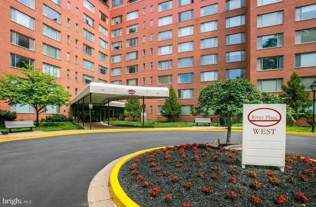 $165,000 | 1111 Arlington Boulevard, Unit 704 | River Place West