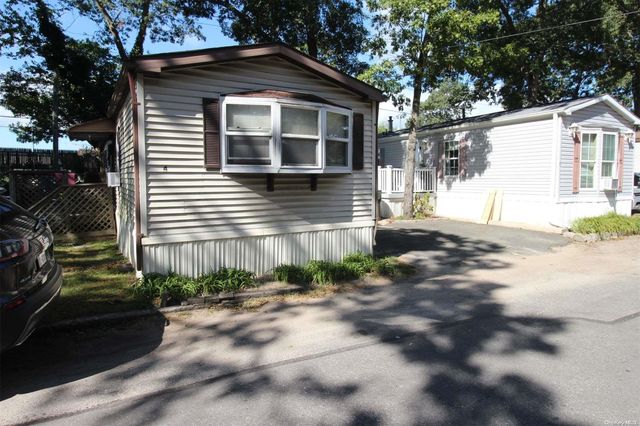 $155,000 | 229 West Montauk Highway, Unit 4 | Hampton Bays