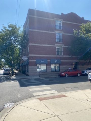 $535,000 | 1601 West Altgeld Street, Unit 2B | Lincoln Park