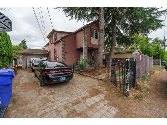 $400,000 | 8334 Southeast Sherrett Street | Lents